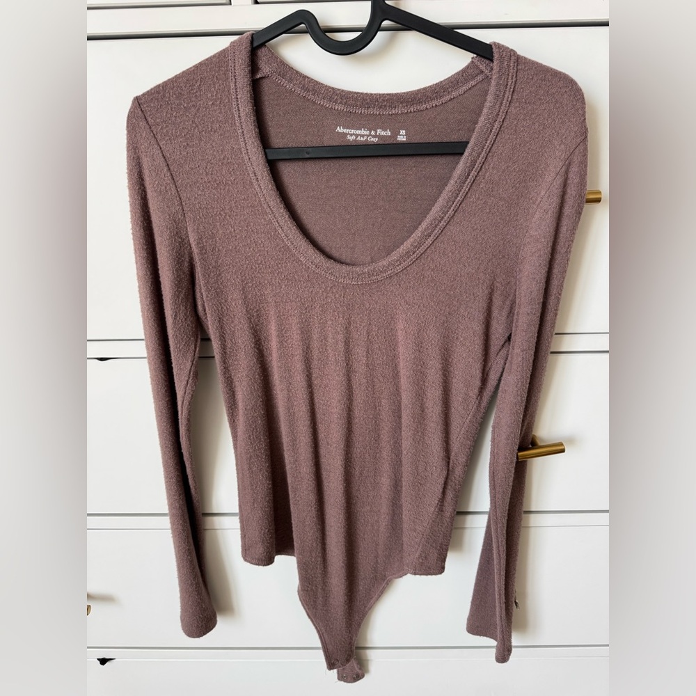Abercrombie & Fitch Mauve Long Sleeve Tee